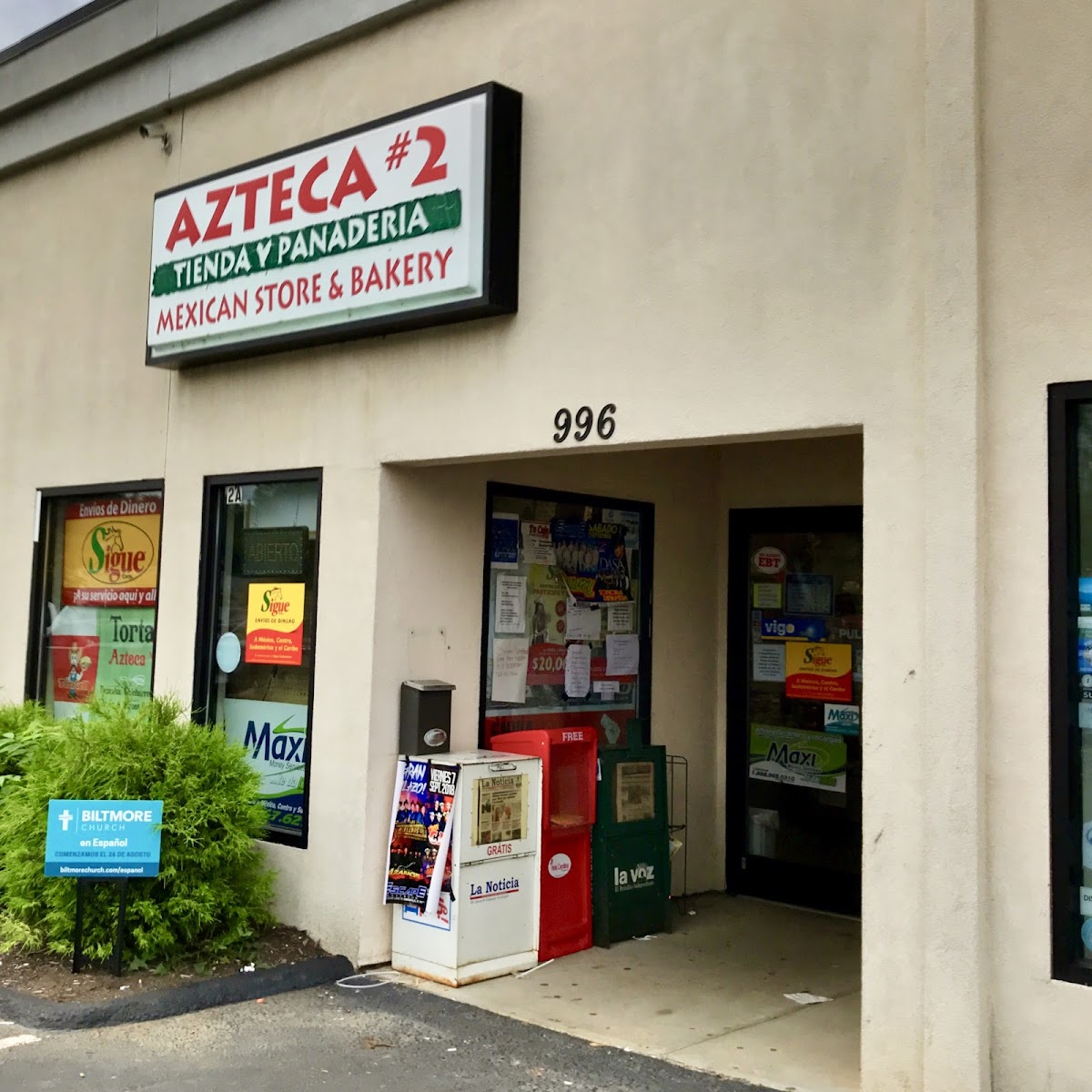 Azteca #2 Tienda Y Panaderia